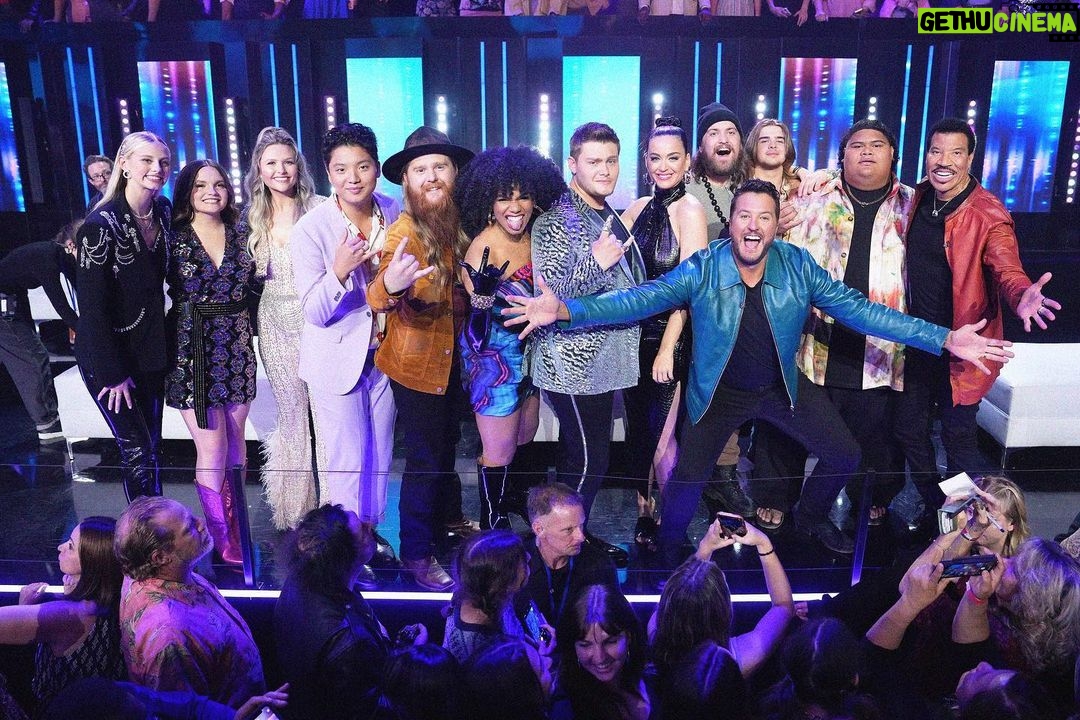 Lionel Richie Instagram - The Top 10 is coming for you LIVE on #AmericanIdol right now!