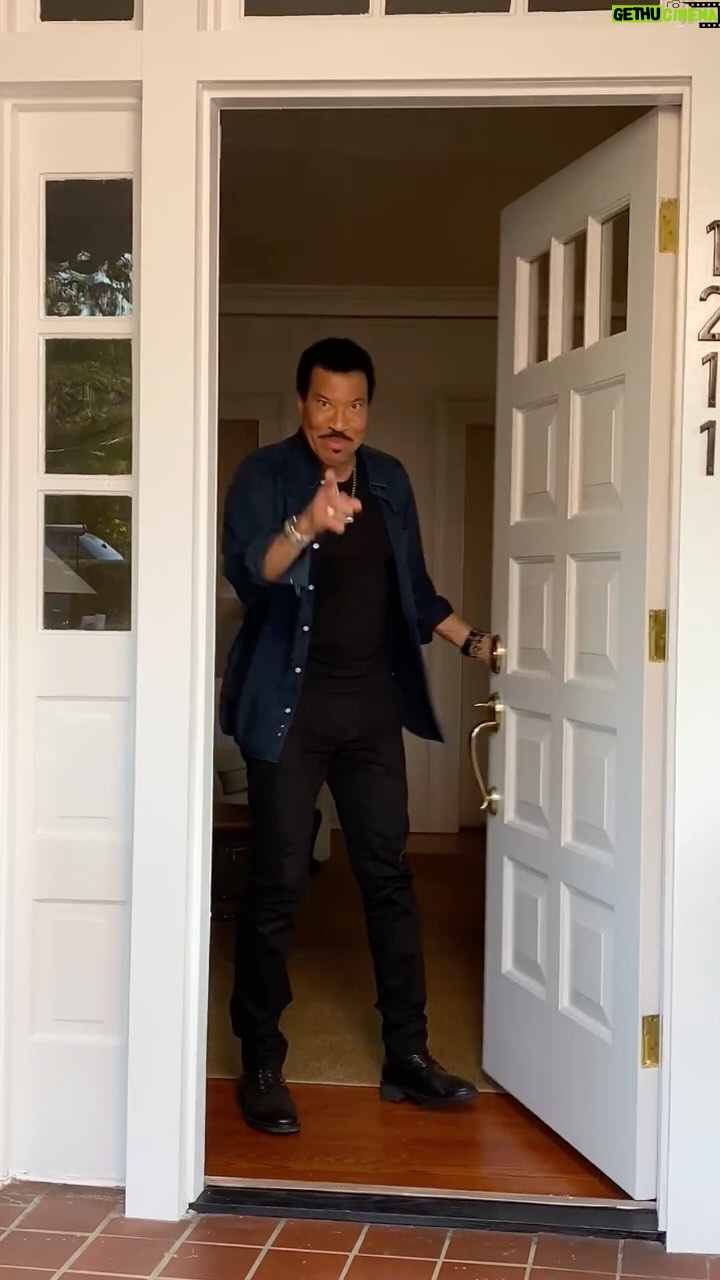 Lionel Richie Instagram - HELLO…goodbye. Thanks for watching #IDOL tonight.