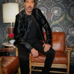 Lionel Richie Instagram - It’s been a crazy week y’all!! Catch me on @jimmykimmellive tonight at 11:35 / 10:35 CT