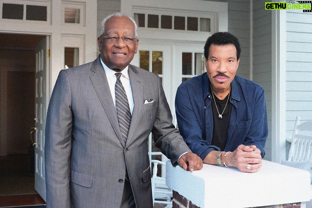 Lionel Richie Instagram - From my hometown to yours, thanks for watching @americanidol ! It’s going to be an incredible season!
