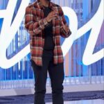 Lionel Richie Instagram - @thequintavious has a big voice and soul singing “Alabaster Box” by @cecewinans! 🙌 New #IDOL tomorrow on ABC! ✨ Stream on Hulu.