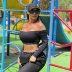 Lis Vega Instagram - El que a reconocido la belleza en su interior la verá donde quiera que valla, y la plasmará donde quiera que mire 🦋 Reiníciate en este mágico día que comienza , esta mágica oportunidad de volver a renacer 🕉️ NUNCA PIERDAS LA FE EN TI Y EN LA DIVINIDAD ✨🫶🏼♾️🙌🏻 #vibes #lovemylife #onedayatatime ♾️🫶🏼 En el Camino