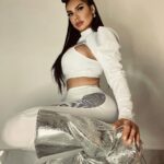 Lis Vega Instagram – 🤍 
In my world there are only paths full of possibilities, learning, love, good energy, light and high vibrations. 
#nevergiveup #newmusic #comingsoon #lapoetadelourbano #myfoow by 
@mystikactivemx #newcollection 🤍 𝓜𝔂 𝓵𝓲𝓯𝓮