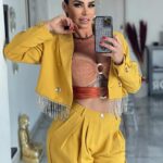 Lis Vega Instagram - 🫶🏼 lo que damos de corazón es infinito ♾️ Jamás te limites porque por mil canales regresa a ti lo que genuinamente damos sin esperar nada a cambio 💫 Días de programas y muchas sorpresas en camino 🫶🏼♾️ Mágica noche 🫶🏼 . . No hay límites cuando se trata de sueños por cumplir 📺🎶 . . #soymagia #soyluz #soyevolución #soyamor #soyenergia #soypaz #om #lovemylife 𝓜𝔂 𝓵𝓲𝓯𝓮