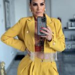 Lis Vega Instagram - 🫶🏼 lo que damos de corazón es infinito ♾️ Jamás te limites porque por mil canales regresa a ti lo que genuinamente damos sin esperar nada a cambio 💫 Días de programas y muchas sorpresas en camino 🫶🏼♾️ Mágica noche 🫶🏼 . . No hay límites cuando se trata de sueños por cumplir 📺🎶 . . #soymagia #soyluz #soyevolución #soyamor #soyenergia #soypaz #om #lovemylife 𝓜𝔂 𝓵𝓲𝓯𝓮