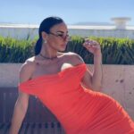 Lis Vega Instagram - 🫶🏼 The silence of my mind will feed my soul and I will be reborn again. #goodnigth 🧡💫 #undiaalavez ♾️🫶🏼💫🙌🏻 En el Camino