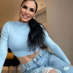 Lis Vega Instagram – 💙 deja que baile tu corazón , di una palabra amable, regala una sonrisa , inspira amor , se bondadoso/a empatico/a deja un destello de luz cada día de tu vida a tu paso 🫶🏼♾️ 
No sabemos por las batallas internas que están pasando las personas que nos rodean y en nuestro camino 🫶🏼 
Apaga el ruido exterior y vuela 🦋
#goodday #loveislove #loveyourself
