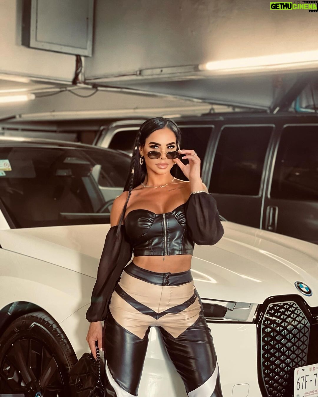 Lis Vega Instagram - Un día más que pasa es un día menos , haz que tus días cuenten 🫶🏼 Les deseo un inicio de semana épico mi gente bella 🫶🏼♾️ #enjoythemoment ✨ #lapoetadelourbano #myflow #newcollection by @mystikactivemx 🫶🏼 𝓜𝔂 𝓵𝓲𝓯𝓮