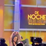 Lis Vega Instagram - 🤍 NADA EXTERIOR NOS PERTENECE . Nada de lo que piensen los demás sobre ti, lo que te hagan o digan te pertenece , solo tu voz interior es la que tiene ese poder , abraza fuerte tu alma , no te abandones jamás ni dudes de ti misma , se fuerte , admite tus errores como grandes maestros de superación , llénate de valentía , levanta la mirada , agradécete a cada instante Por jamás claudicar 🫶🏼 Por existir en este plano ✨ Que gran programa , no se lo pueden perder @denocheconyordi @yordirosadooficial gracias por la invitación que lindo verte después de tantos años que sigan las bendiciones ♾️🙌🏻 Unicable