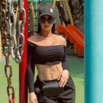 Lis Vega Instagram – El que a reconocido la belleza en su interior la verá donde quiera que valla, y la plasmará donde quiera que mire 🦋 
Reiníciate en este mágico día que comienza , esta mágica oportunidad de volver a renacer 🕉️ NUNCA PIERDAS LA FE EN TI Y EN LA DIVINIDAD ✨🫶🏼♾️🙌🏻
#vibes #lovemylife #onedayatatime ♾️🫶🏼 En el Camino