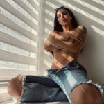 Lis Vega Instagram - Hay tanta gente con quien estar y tan poca con quien verdaderamente ser en esencia , en un mundo tan terrenal me quedo con lo que llevas dentro más allá de lo que veo o dicen ✨ Una cosa es lo que soy y otra cosa es lo que vez ♾️🙌🏻 LA 🦋 Símbolo de la aceptación de cada nueva fase en la vida , es rendirse a la transformación cuando todo a tu alrededor cambia ✨#vuelolibre 🦋 Bendecido nuevo día 🪐♾️🫶🏼 . . . . Nuevo contenido en mi #onlyfans para mis fans de #playbox #playboy #playboylatinoamerica #linkinbio #massensual #sincensura #newcontent #latina #sexsimbol #sexy #erotismo #mexico #playboymexico #playmate #celebrities Link in Bio