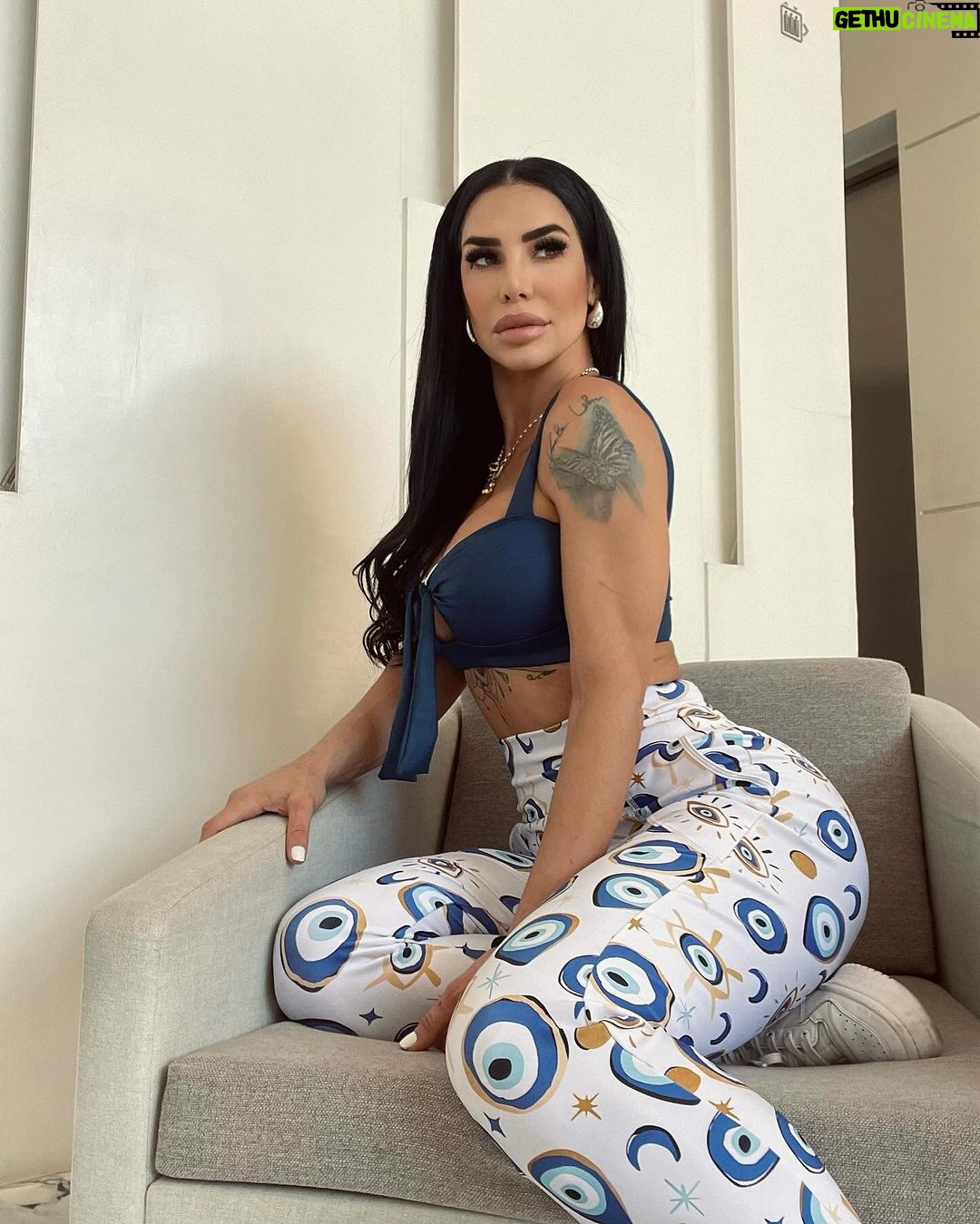 Lis Vega Instagram - 🧿 Que nada externo oscurezca tu noble corazón ✨ Una visión hacia dentro es una amplia visión desde el amor a todo lo que te rodea 🦋 Los mejores #outfits solo en @mystikactivemx sigue esta página y disfruta de todas sus colecciones 🦋🪬🧿 #womansstyle