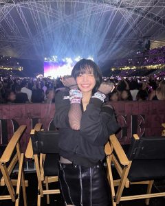 Lisa Instagram - Had such a blast at The Eras Tour! Amazing performance💘 @taylorswift