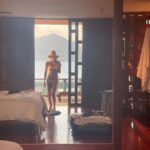 Lisa Haydon Instagram – 2022 outlook 💛☀️ 💛