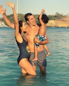 Lisa Haydon Instagram - Party of four on the way 🥳