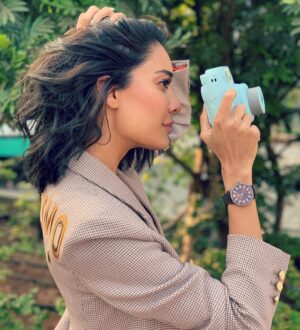 Lisa Haydon Instagram - Time is life.

With my new favorite watch from @trystwatch, I am not counting hours but collecting experiences. 
Reply in the comments with your Tryst with time and stand a chance to win crazy discount coupons. 
Click LINK IN MY BIO to check out the entire Tryst collection on @myntra. Use TRYST10 coupon code at check out till March 10th to get an additional 10% DISCOUNT on select Tryst watches.

Tryst is a new and exciting wrist wear brand, manufactured and serviced by one of the world's finest watchmakers 
#galeri5InfluenceStar