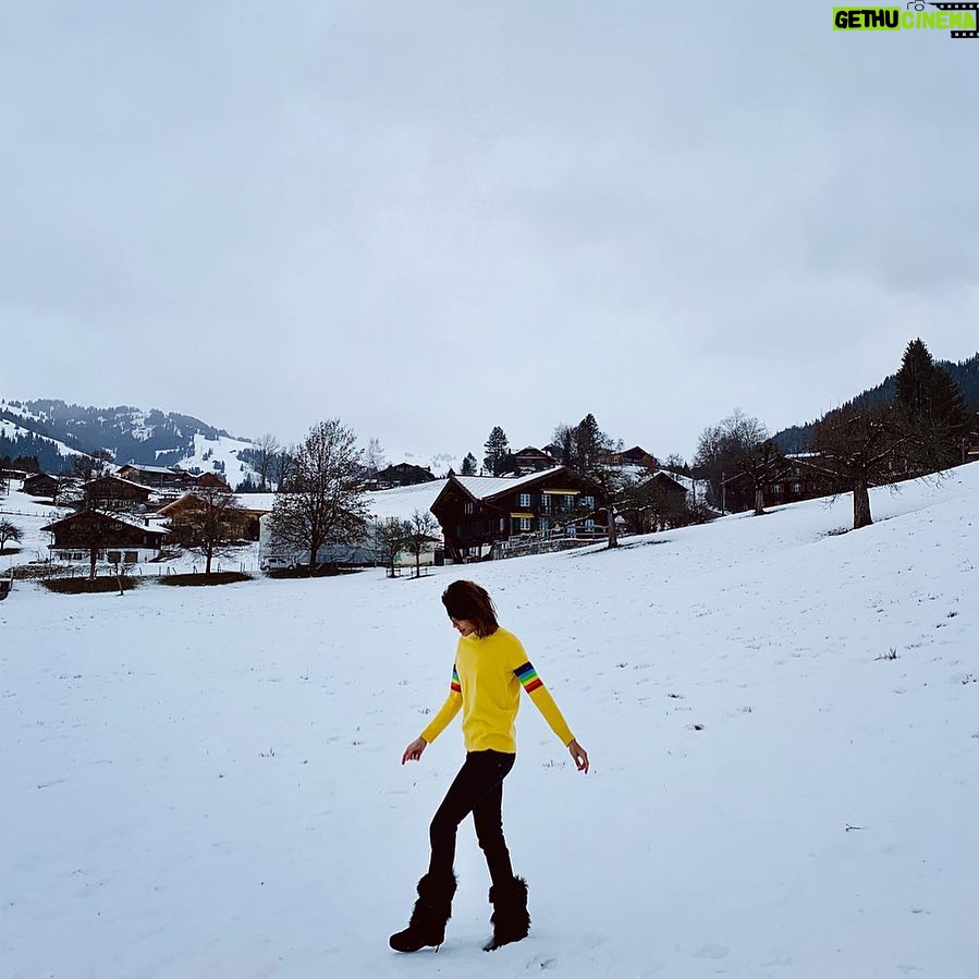 Lisa Haydon Instagram - Walkin in a winter wonderland ❄️❄️