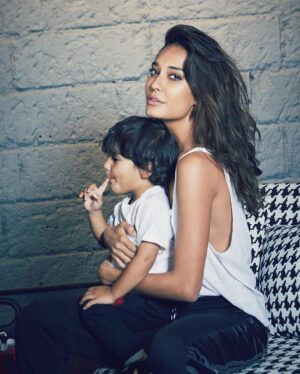Lisa Haydon Instagram - Shot this with @rohanshrestha for @india.today as you can see Zack was feeling pretty independent.. 😂