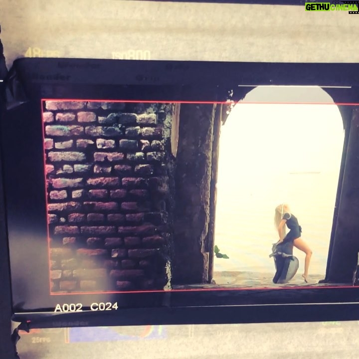 Lisa Haydon Instagram - Coming 🔜 Mukesh Mills