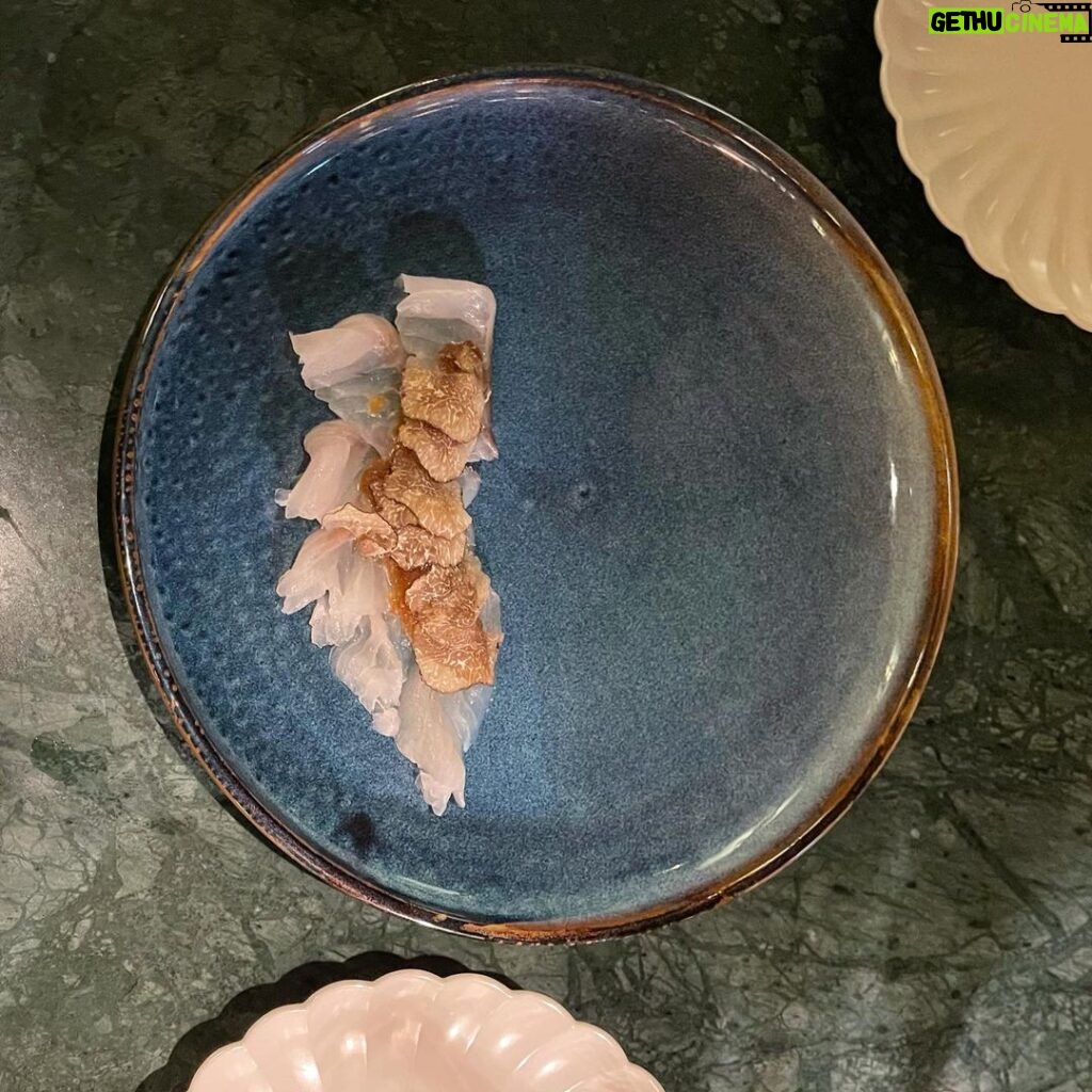 Lisa Haydon Instagram - Such a creative menu @divia_cadbury always outdoing yourself. swipe 👉 for truffle carpaccio food art #theJapanese Beaverbrook Town House