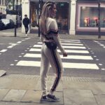 Lisa Haydon Instagram - Someone stopped in the street to ask where I got my jumper @madeleinethompsoncashmere