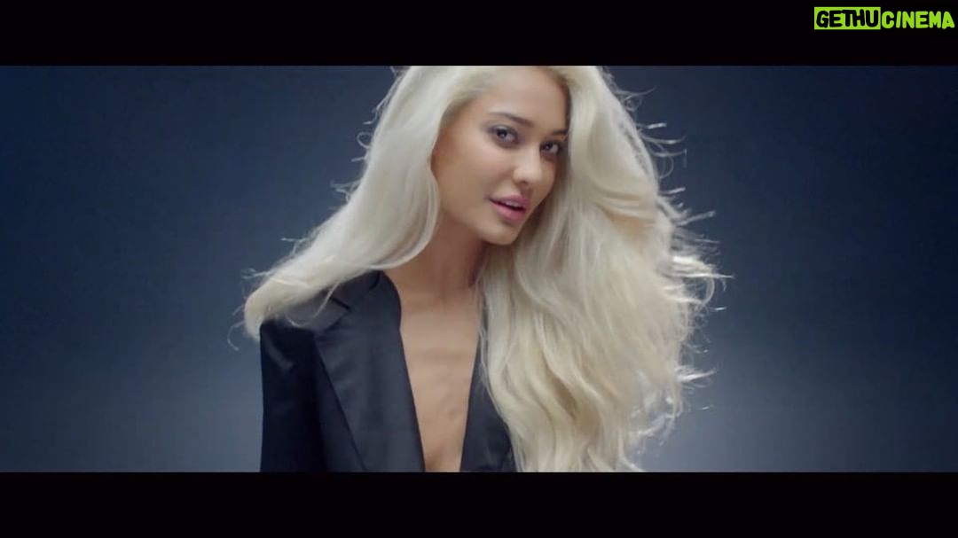 Lisa Haydon Instagram - Coming soon! #TopModel @colorsinfinitytv