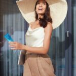 Lisa Haydon Instagram - Did you know that even winter sun can harm your skin and therefore still needs UV protection? Thank you Biore’ for the ideal sunscreen that doesn’t even feel like one! Amazing texture and so fragrant, Biore’ UV Aqua Rich does the job and then some! Introducing Biore Aqua Rich UV watery Essence with SPF 50+ PA++++ #WondrousWateryShield Every day High Protection from UV rays #bioreambassador #pr @bioreindia