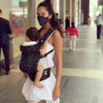 Lisa Haydon Instagram - Love a good carrier ... Improves the quality of time spent running errands and getting other stuff done. This one is from @artipoppe Is no mask is the new naked? of course the 😷 to match 😎 #thenewnorm