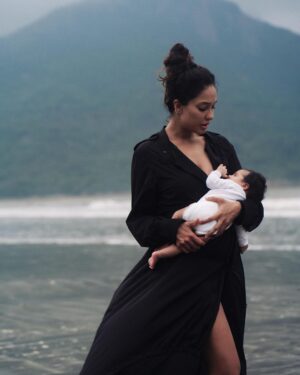 Lisa Haydon Instagram - 🖖So I’ve been away from insta for a while now, here’s my best attempt at a catch up post.. Things can feel pretty extra after having a baby. A lot of it is probably hormones. Two under two and three kids in four years has been truly humbling. I don’t mean humbling in the way I’ve heard ppl say after winning an Oscar lol But humbled in an, I feel incapable kind of way. I thought we’d be taking it one day at a time, but we’re down to taking it one feed at a time. No one tells you how long you’ll spend burping your baby. And what not getting that burp up can mean. I take a second sometimes to just remind myself there is no destination in motherhood. Pumping while having a coffee, organising the boys schedules — pick ups, drop offs and bouncing the bouncer with one foot. And then there’s that sound, that tiny little noise that makes it all worth it, and when you finally hear it, it’s the most rewarding.. that little burp! 

📸 @rubylaw