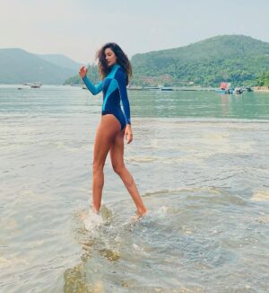 Lisa Haydon Instagram - City but island 🌊@glidesoul @alenasurf