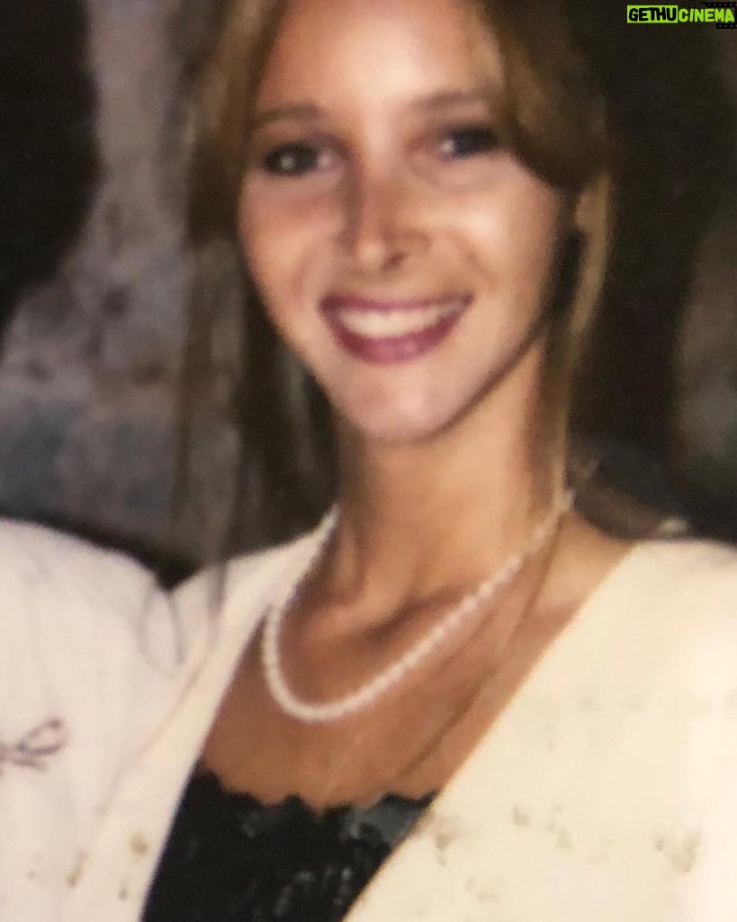 Lisa Kudrow Instagram - When I was slowly becoming a blonde... I looked like this #tbt