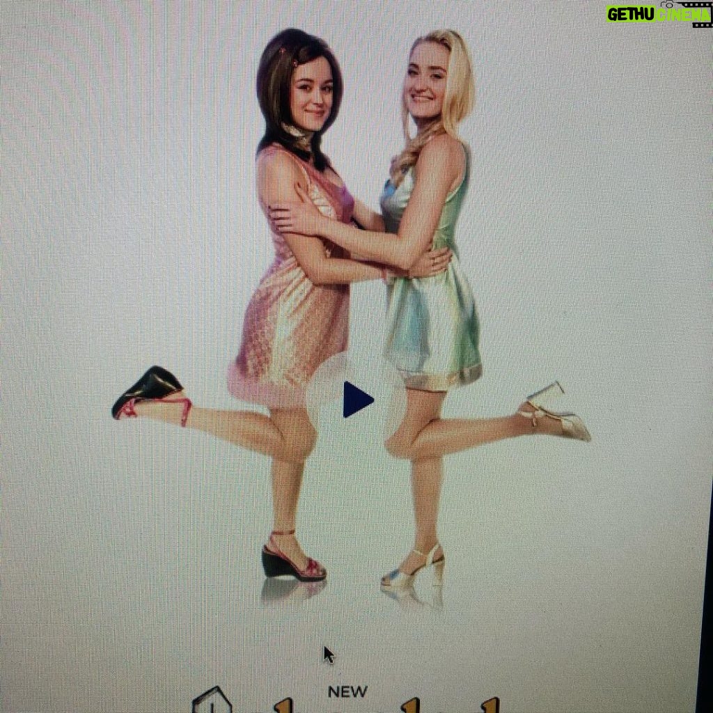 Lisa Kudrow Instagram - Here’s an honor...Schooledabc made Romy and Michele a verb. And it’s funny.