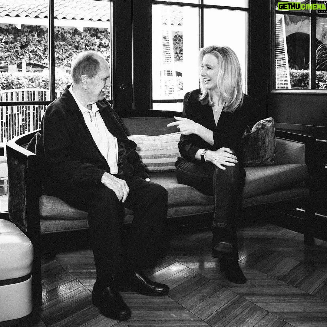 Lisa Kudrow Instagram - It was great fun chatting with comedic icon #BobNewhart about our career starts in the @audible_com original, 'Hi Bob!'. https://adbl.co/BobNewhart