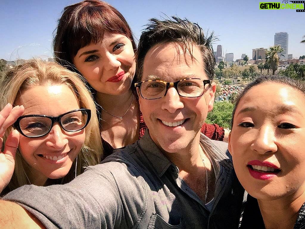 Lisa Kudrow Instagram - Last day on #shittyboyfriends for @refinery29!!! 💩👫@danbucatinsky @melissahunter #sandraoh @newformdigital