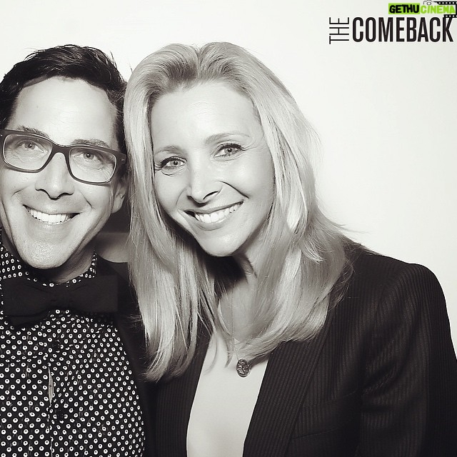 Lisa Kudrow Instagram - #TBT The Comeback wrap party w/ @danbucatinsky! 🙏
