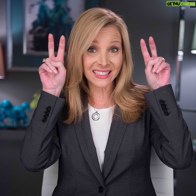 Lisa Kudrow Instagram - The Doctor will "hear" you now. She's totally "listening" and really "cares." #airquotes #webtherapy