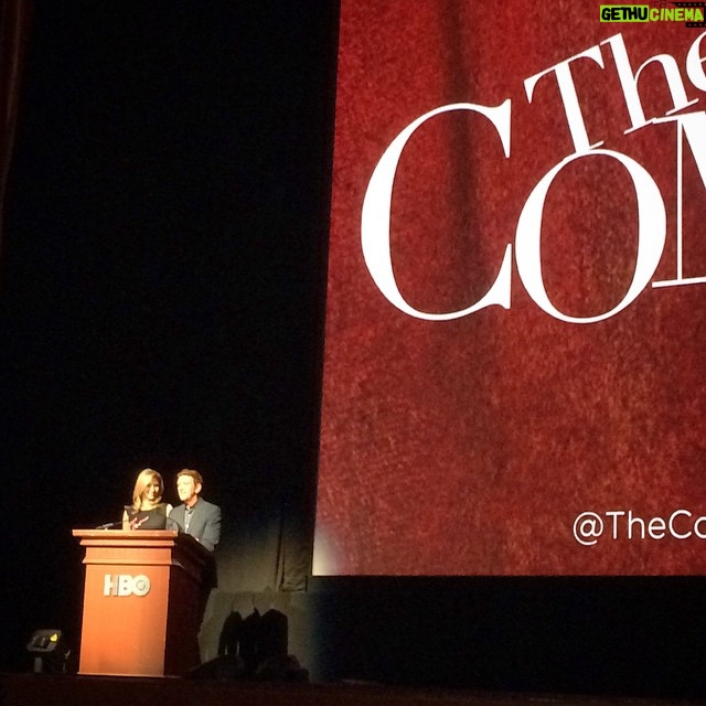 Lisa Kudrow Instagram - Yaay! First pic! Michael Patrick King and me at #theComeback premiere in Hollywood last week! The El Capitan Theatre