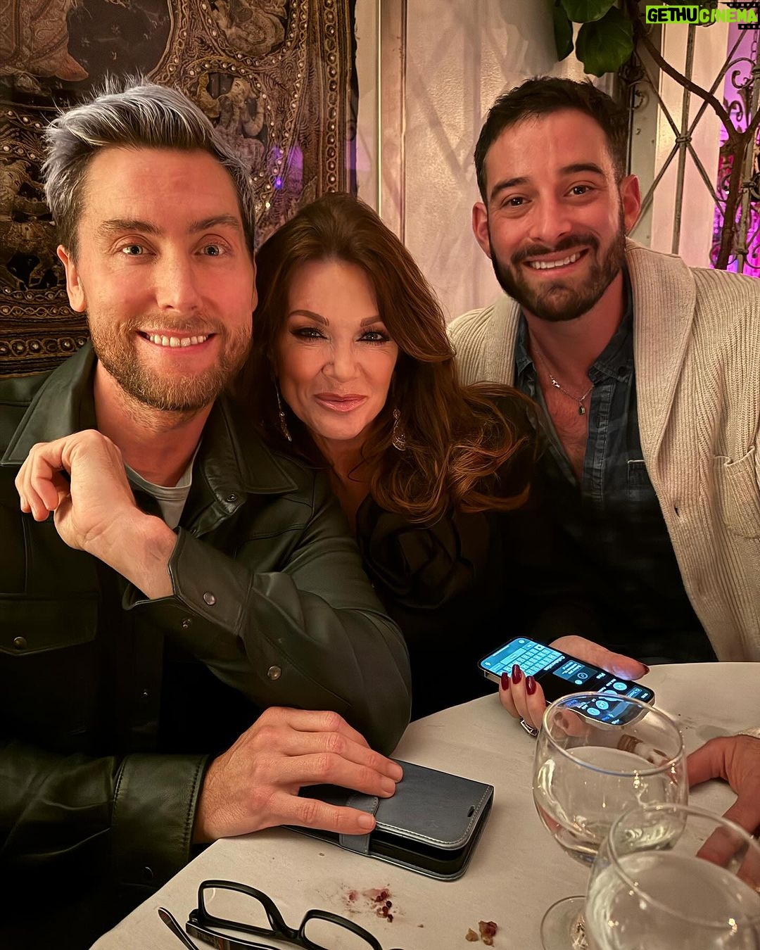 Lisa Vanderpump Instagram - Love you both #goodtimes