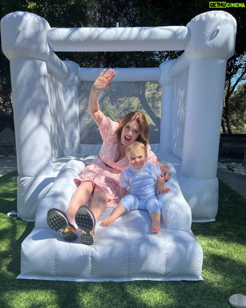 Lisa Vanderpump Instagram - Happy Easter! Wonderful day with family from England. Lots of babies 😍🐰 So thankful! #teddypaws