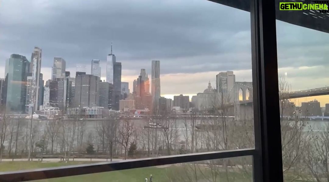 Lisa Vanderpump Instagram - Lovely view from my hotel window! #brooklyn