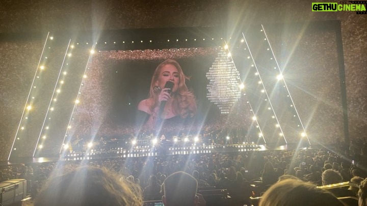 Lisa Vanderpump Instagram - Fabulous night … Adele brought it home for the Brit’s @Adele on her opening night! Truly sensational @caesarspalace congrats!