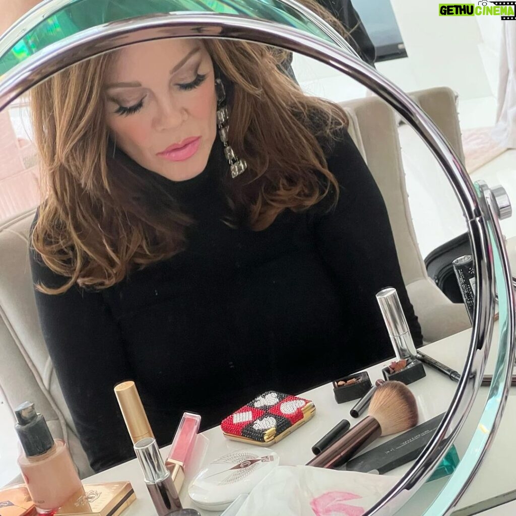 Lisa Vanderpump Instagram - Thank you @hourglasscosmetics #makeup @patricktumey #glam #vpr