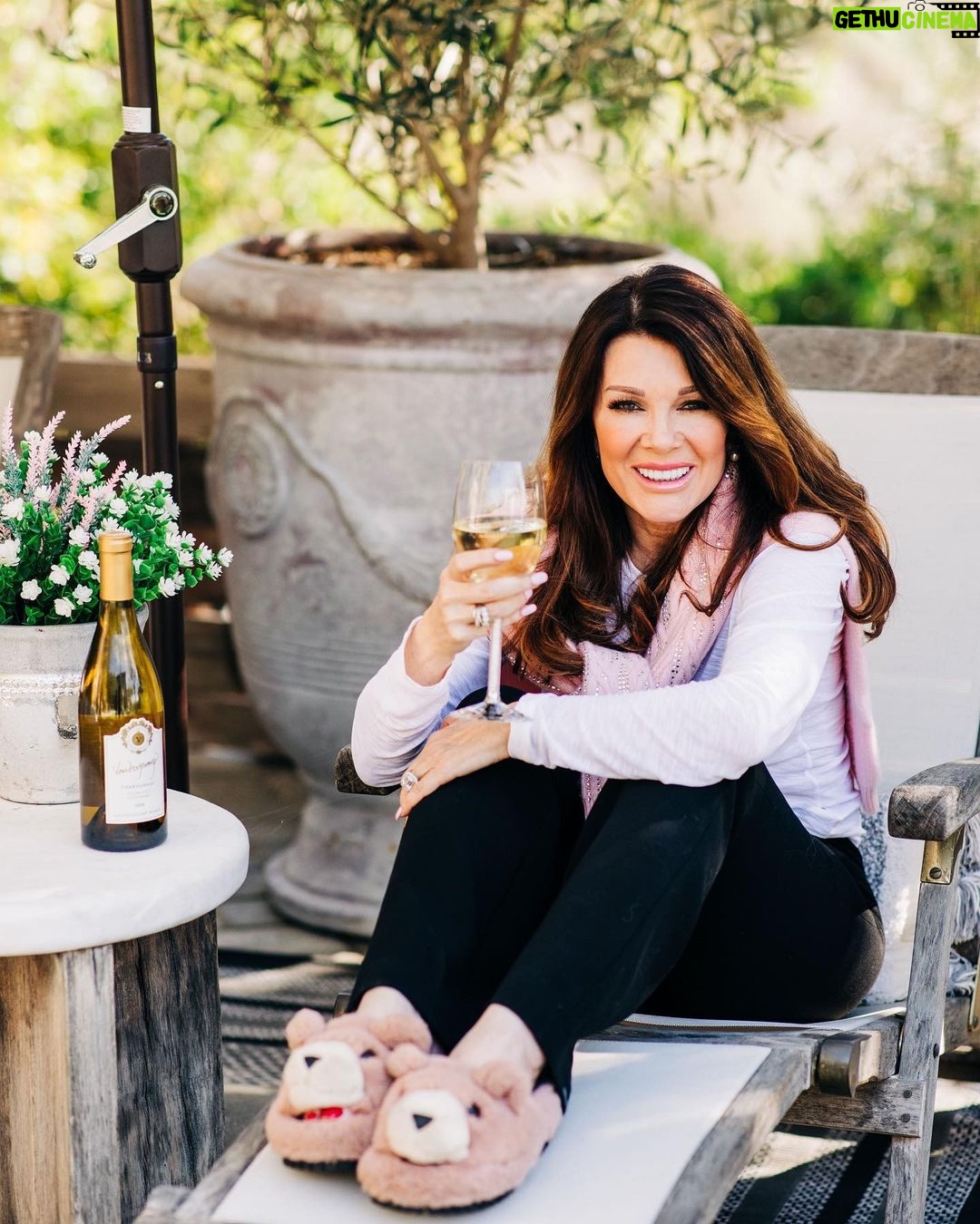 Lisa Vanderpump Instagram - Cheers to a new episode of #PumpRules starting now, at 6pm! (While Iām sick in bed, not drinking š)