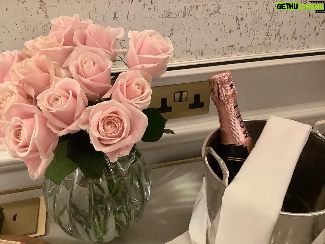 Lisa Vanderpump Instagram - @mo_hydepark made us feel so welcome ! It was a beautiful experience,many memories..I actually used to ride my horse every week thru Knightsbridge lol