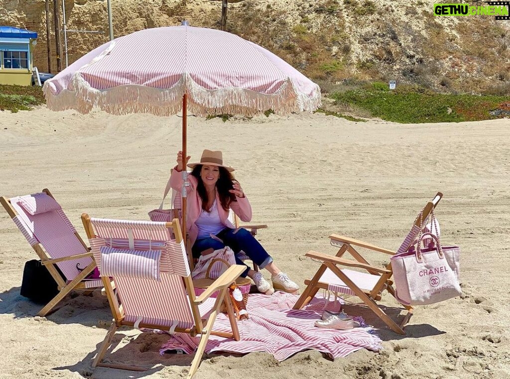 Lisa Vanderpump Instagram - Love this gorgeous @businessandpleasure_co beach set so much! Perfect for summer!