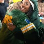 Liv Morgan Instagram – @yaonlylivvonce spent her Sunday with @showtyme_33 and @simonebiles ahead of @packers vs. @chiefs at @lambeaufield!

@snfonnbc