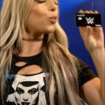 Liv Morgan Instagram - Watch me “Liv Large” thanks to @‌CreditOneBank 🤩 #ad