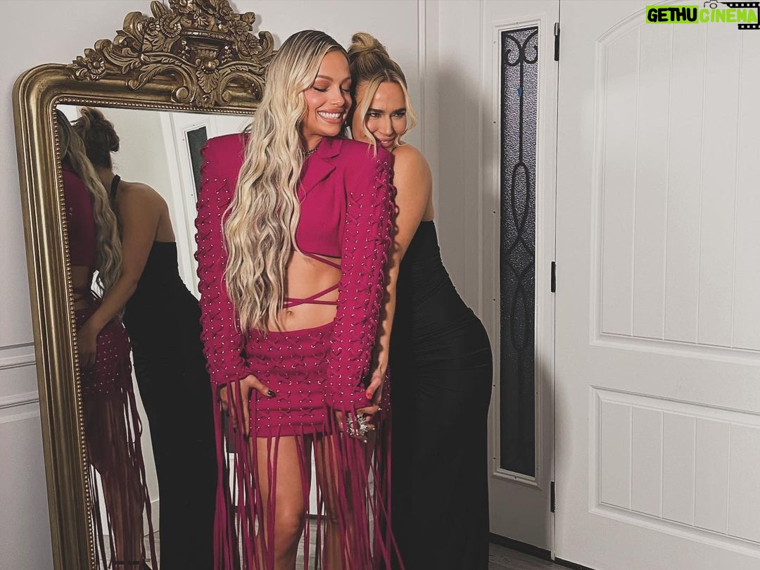 Liv Morgan Instagram - What a film 👏💐 @ironclawmovie Thank you guys for having me @a24 @wwe 🫶 & thank you to the Von Erich family for sharing their story. I’m not usually one without words, but this movie left me speechless. Go see The iron Claw 12/22 ✨