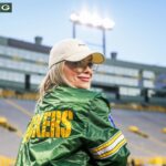 Liv Morgan Instagram - @wwe Superstar @yaonlylivvonce is here! Liv Morgan took a tour of @lambeaufield & surprised @showtyme_33 with a #Packers WWE Legacy Title Belt. 🏆 #GoPackGo Lambeau Field
