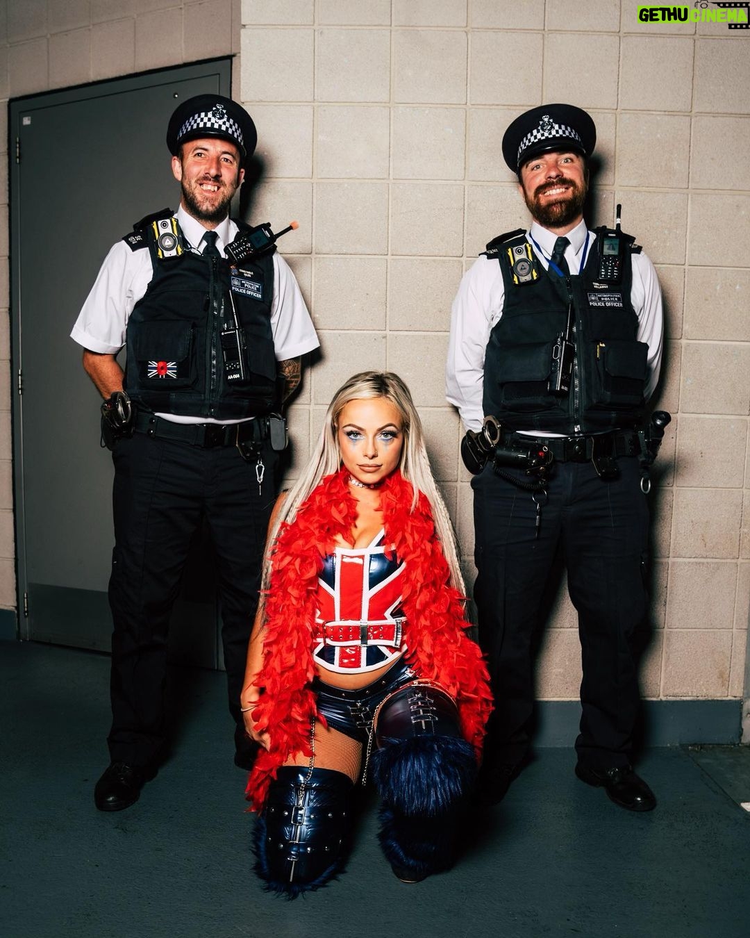 Gionna Daddio - 203K Likes - Livy Spice 🍭🌶️✨
#MITB #SpiceUpYourLife 👅
